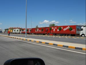 В Украине появятся платные дороги для грузовиков В Украине появятся платные дороги для грузовиков